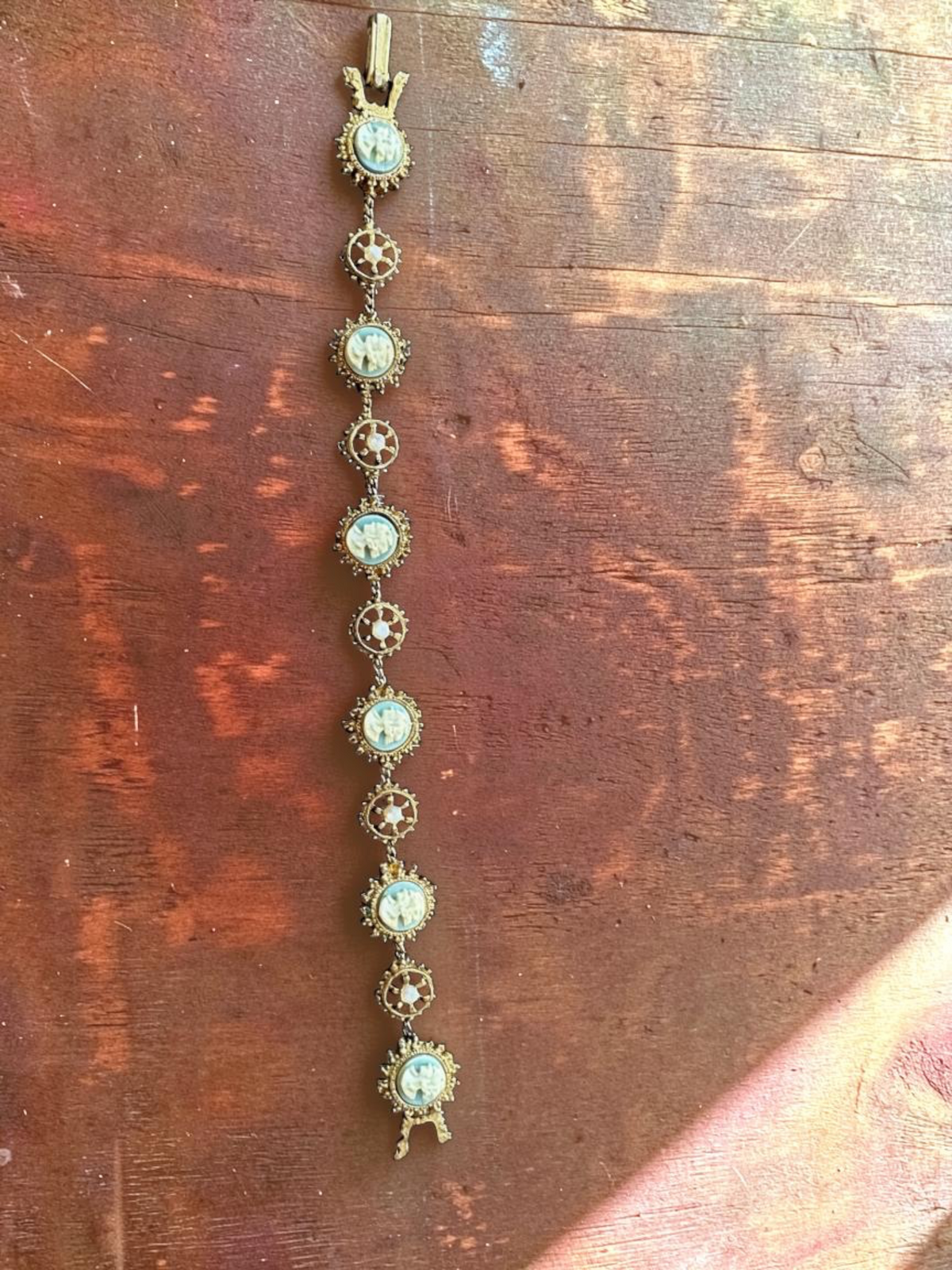 Vintage Real Cameo Gold Tone Link Bracelet