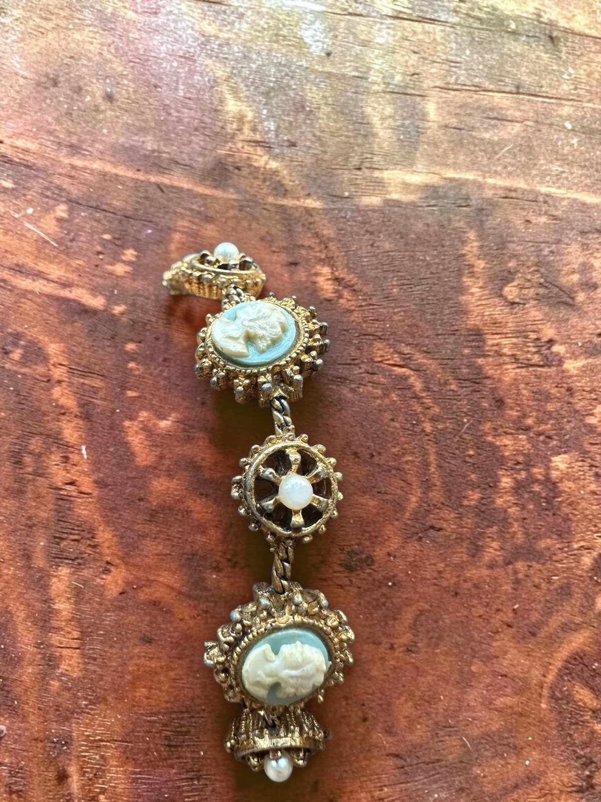 Vintage Real Cameo Gold Tone Link Bracelet