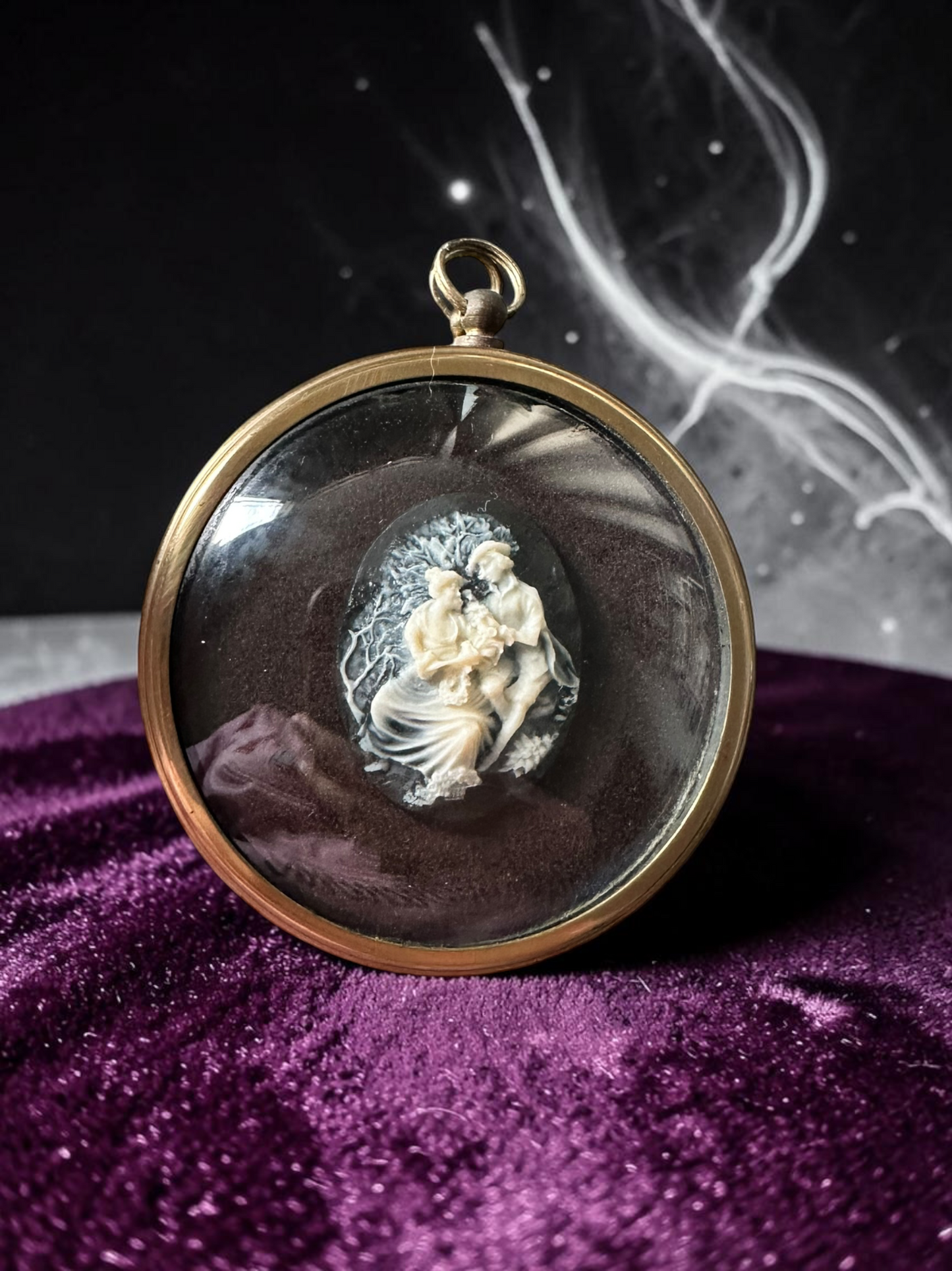 Vintage Victorian cameo dome hanging ornament - front view