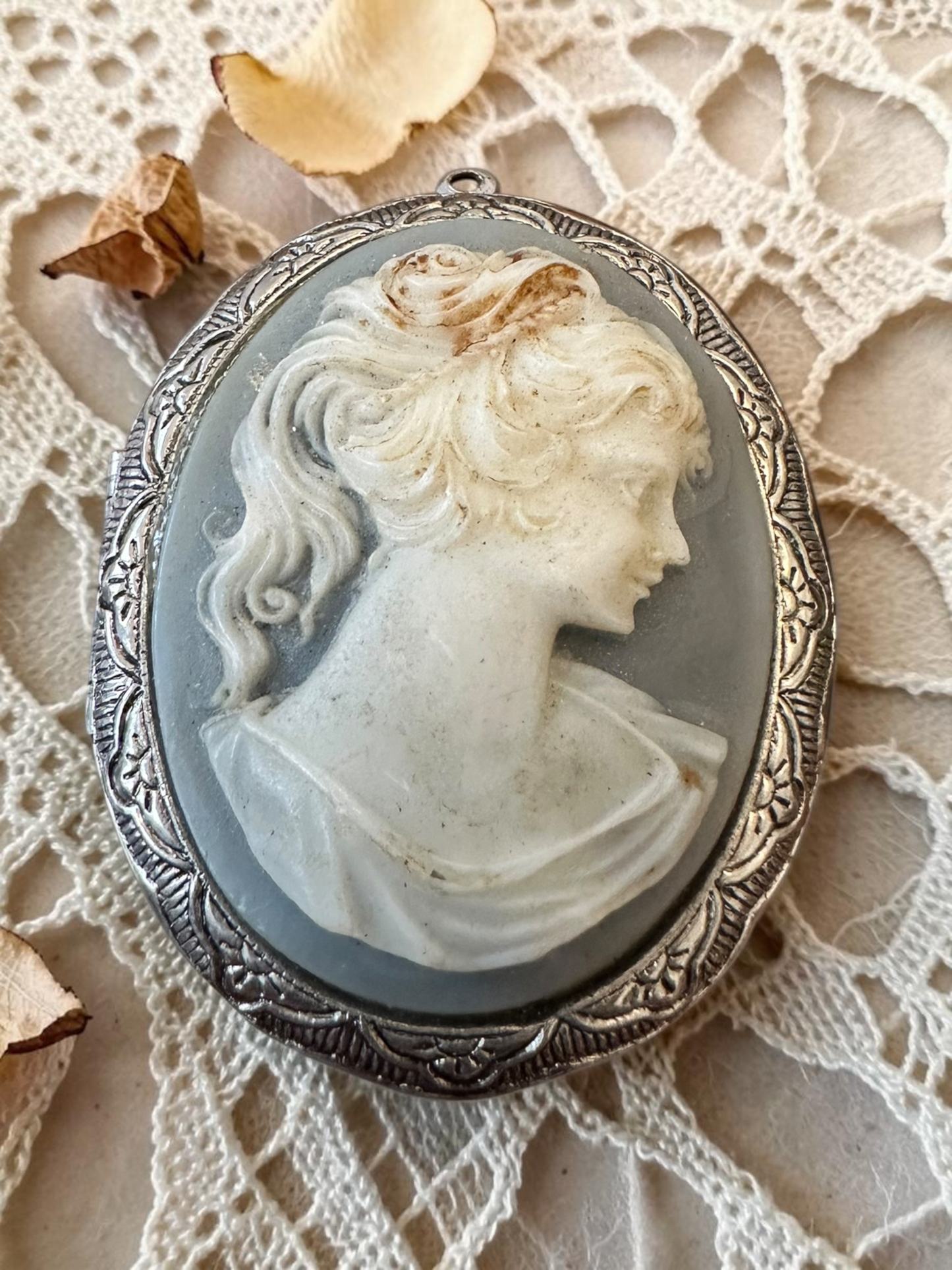 Vintage Cameo Locket
