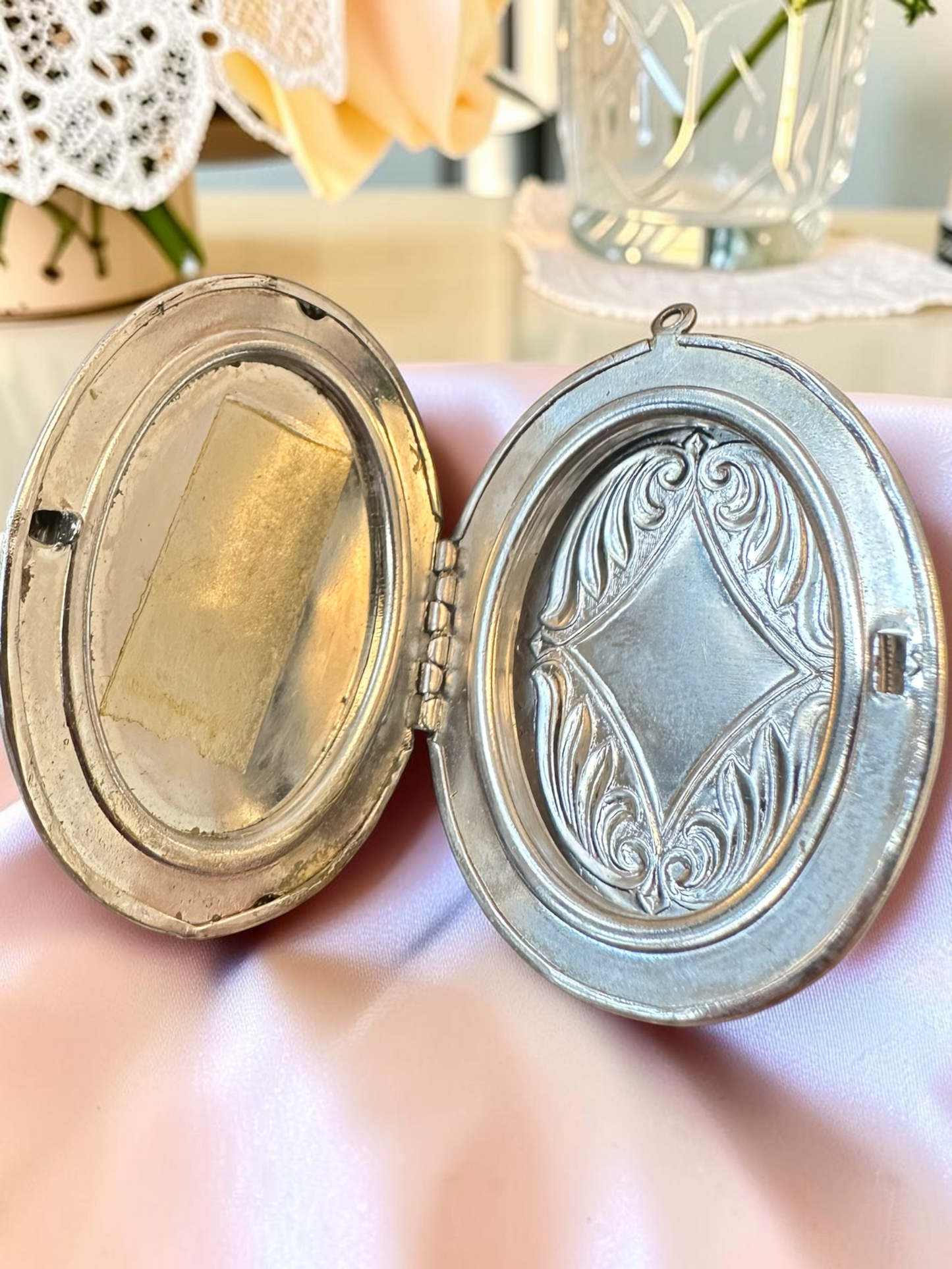 Vintage Cameo Locket