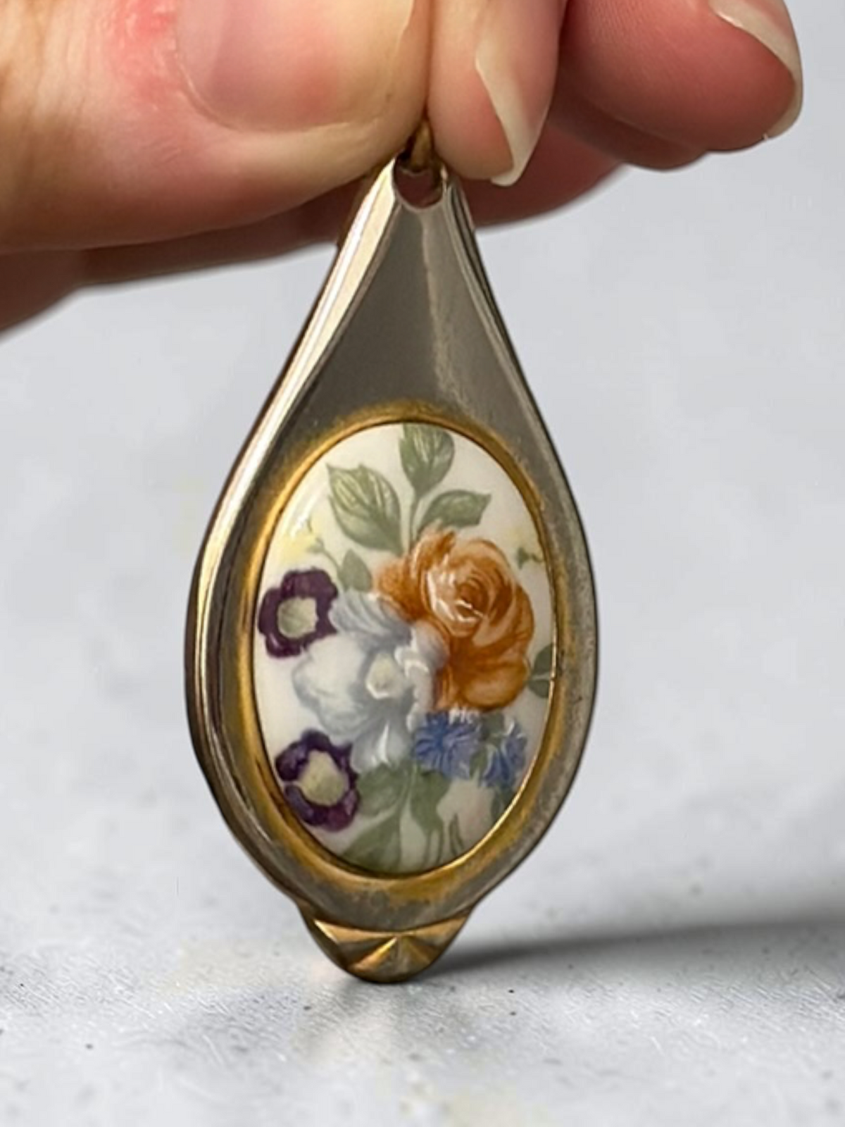 Style 3 - Teardrop gold pendant with floral porcelain cameo